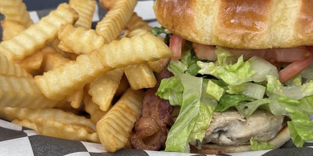 Grilled Chicken Sandwich With Fries