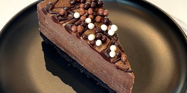 Large Chocolate Cheesecake