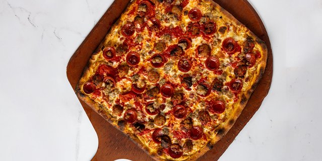 Carnivori Pizza