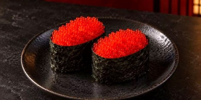 Tobiko Sashimi