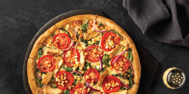 Gluten-Free Chicken Florentine Pizza w/ Cauliflower Crust