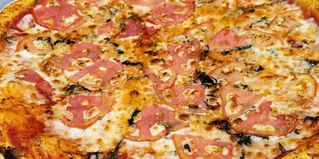 Tomato & Basil Pizza