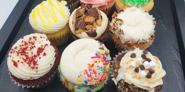 Standard Cupcakes (12)