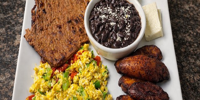 Desayuno Tipico w/ Steak