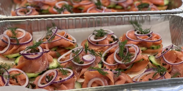Lox Plain Bagel Platter