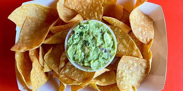 Chips & Guacamole
