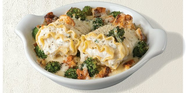 Chicken Alfredo Lasagna Rolls (Serves 8)