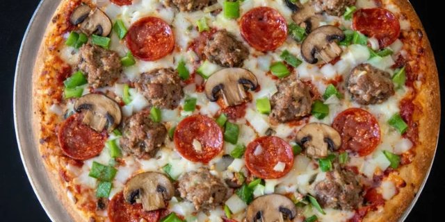 Deluxe Pizza
