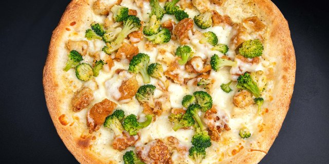 Alfredo Pizza