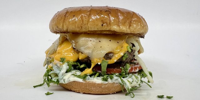 Cinco Cheese Burger