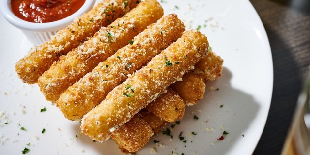 Shareable Mozzarella Sticks