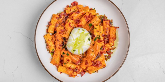 Rigatoni A La Vodka & Burrata