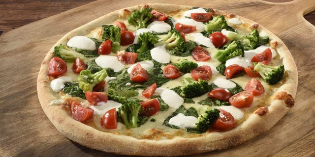White Veggie Garlic Pizza