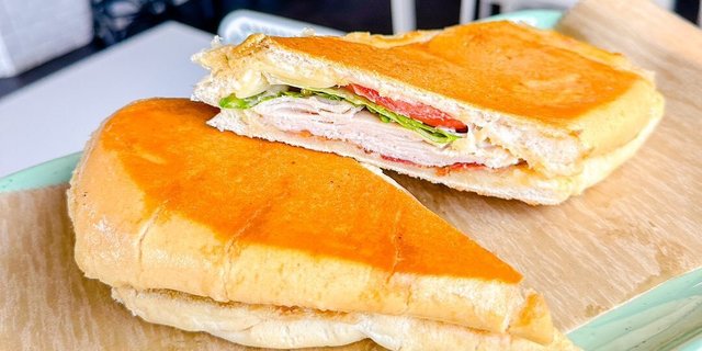 Mojo Pesto Turkey Sandwich