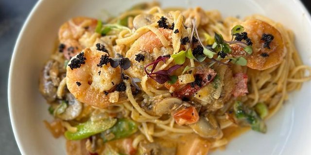 Tom Yum Prawn Linguine