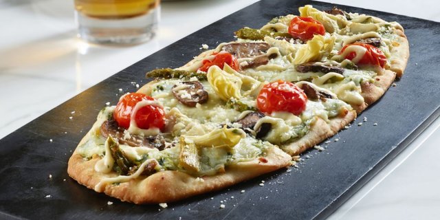 Truffle Mushroom & Asparagus Flatbread