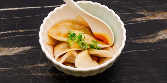 Pork Dumpling in Chili Oil Tray