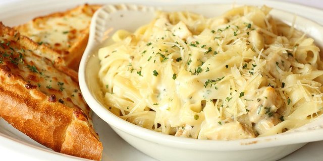 Chicken Alfredo Pasta