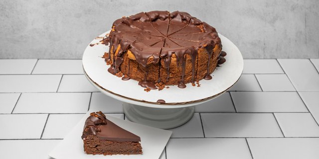 8" Lava Cake