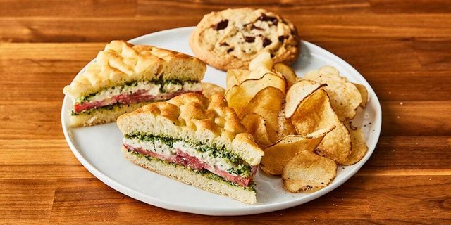 Caprese Sandwich Boxed Lunch