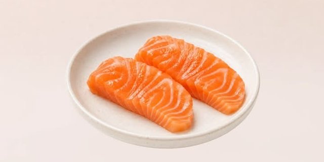 Salmon Sashimi (2 Pcs)