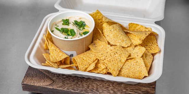 Hummus & Chips