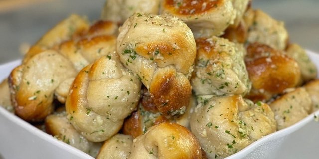 Garlic Knots