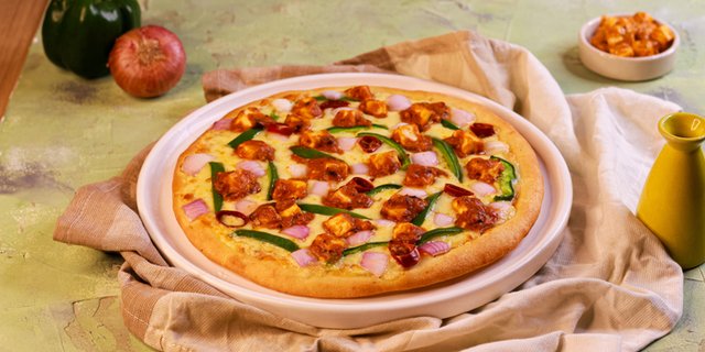Butter Chicken Pizza