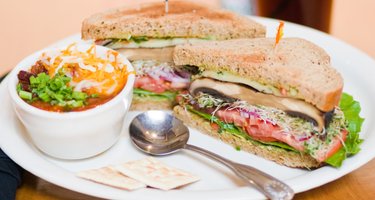Washington Square Bar & Grill