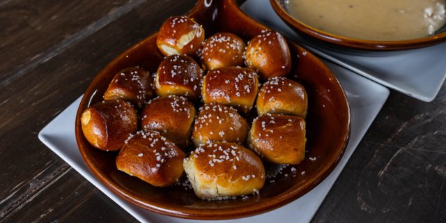 Pretzel Bites W/ Beer Cheese Dip