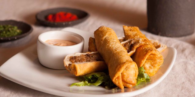 Philly Cheesesteak Egg Rolls
