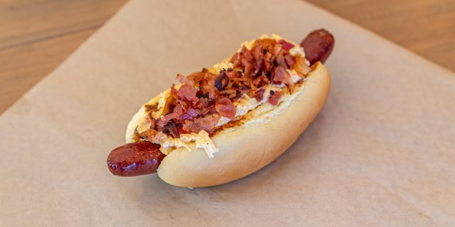Red's Favorite Hot Dog