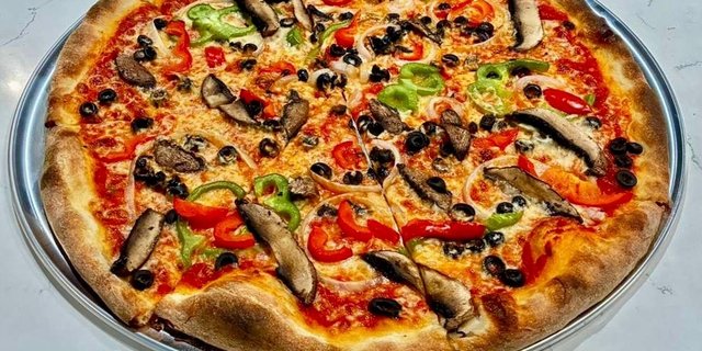 18" Veggie Pizza