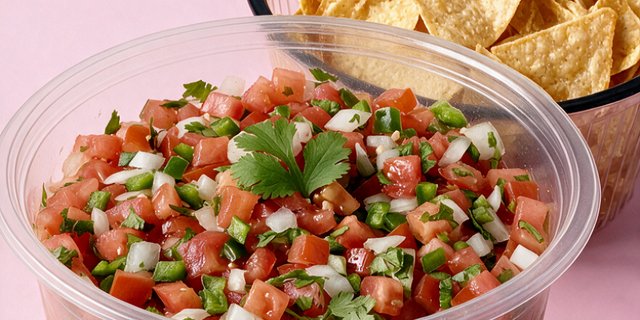 Authentic Mexican Tortilla Chips & Fresh Pico De Gallo