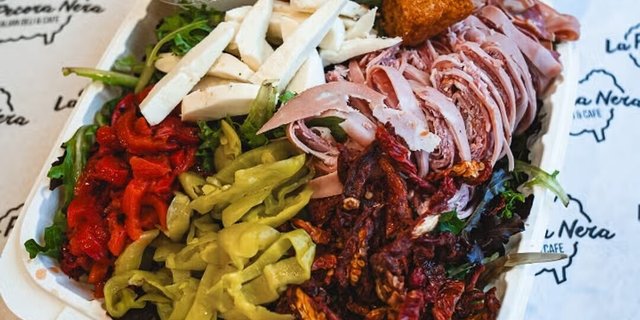 Antipasti Salad Tray