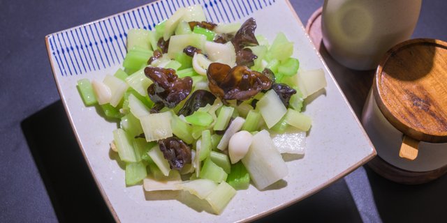 Lanzhou Lily Bulb & Celery Stir-Fry