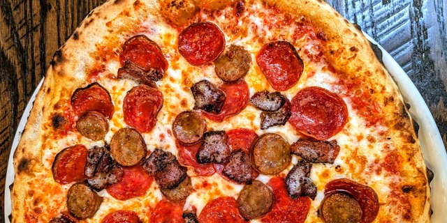 Tha’ Big Unit Pizza