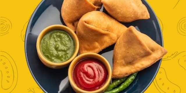 Chicken Masala Samosas Party Pack
