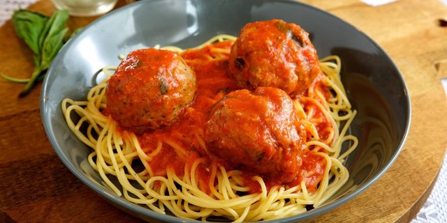 Spaghetti & Meatballs