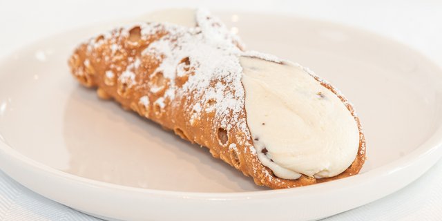 Ricotta Cannoli Package