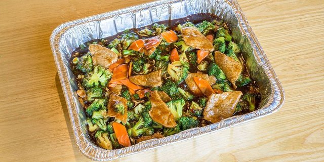 Beef & Broccoli Tray