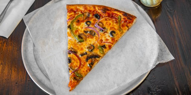 Tomato Basil Garlic Pizza