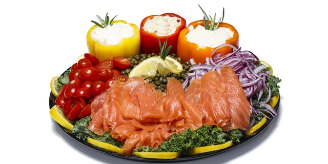 Smoked Salmon & Cream Cheese Platter