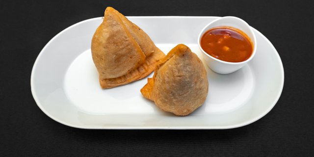 Lamb Samosa (1pc)