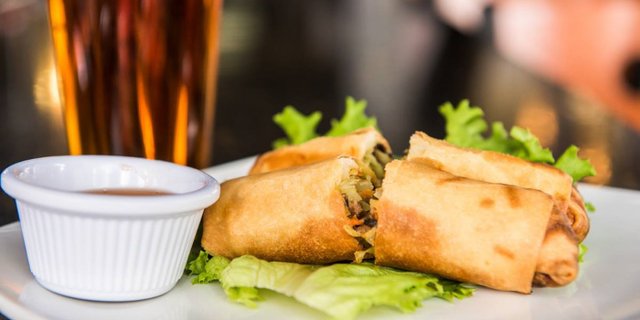 Vegetarian Golden Fried Spring Rolls