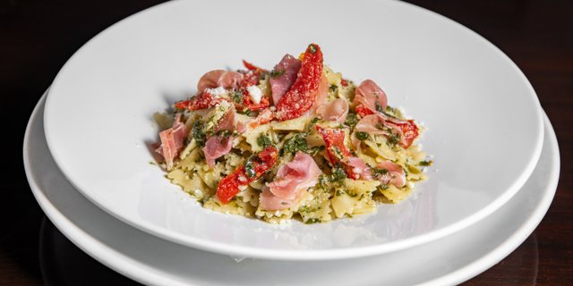 Individual Farfalle Capricciosa