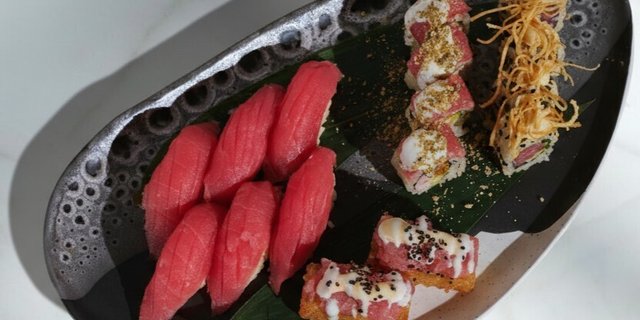 Full Tuna Lovers Platter