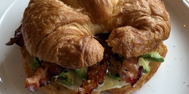Bacon Avocado Breakfast Sandwich