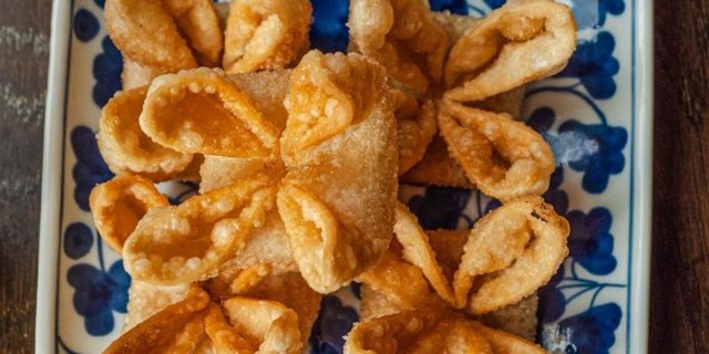 Crab & Cheese Wontons