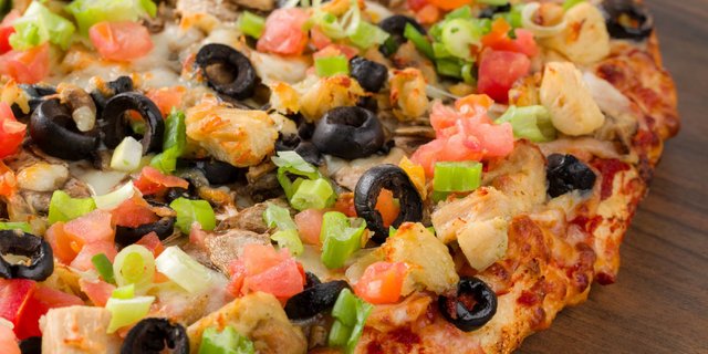 Robbers Roost Pizza With Classic Red Sauce